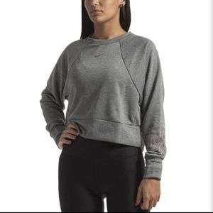 NWT Nike Women's Get Fit Graphic Training Crew